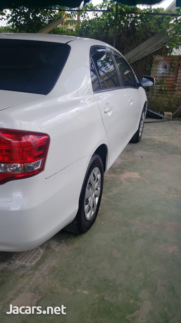 Toyota Axio 1,5L 2010-4
