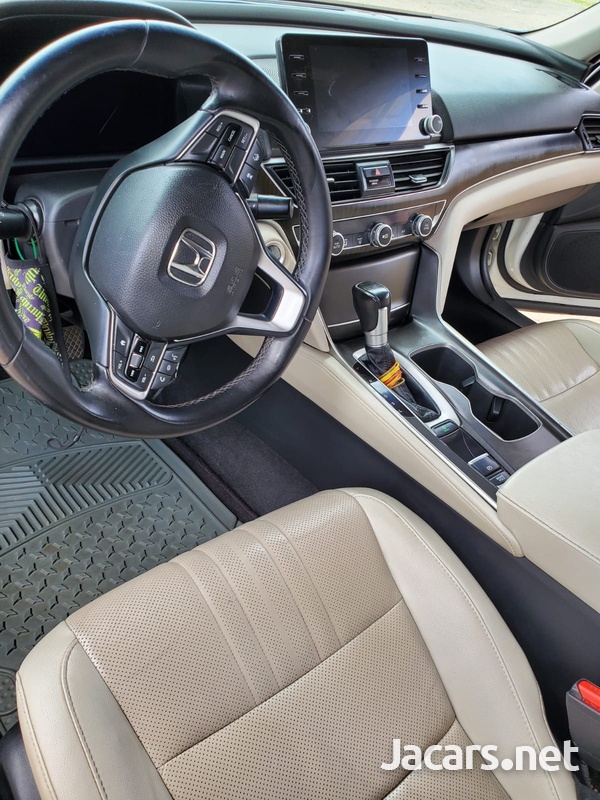 Honda Accord 2,0L 2018-4