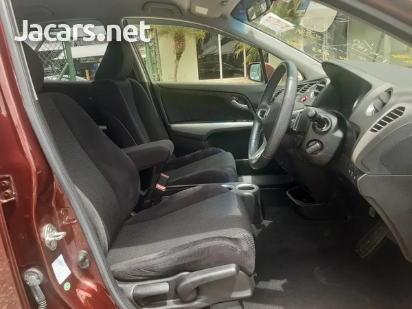 Honda Stream 2,0L 2013-8