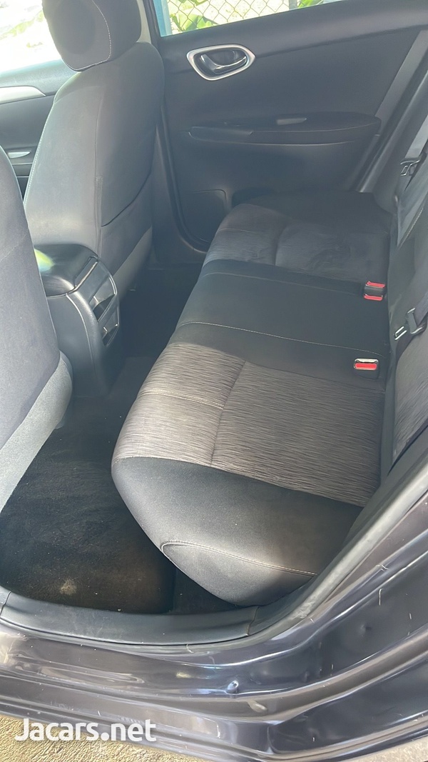 Nissan Sentra 1,8L 2015-6
