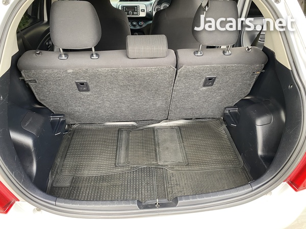 Toyota Vitz 1,0L 2014-9
