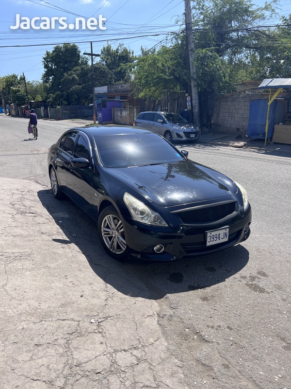 Nissan Skyline 2,5L 2013-4
