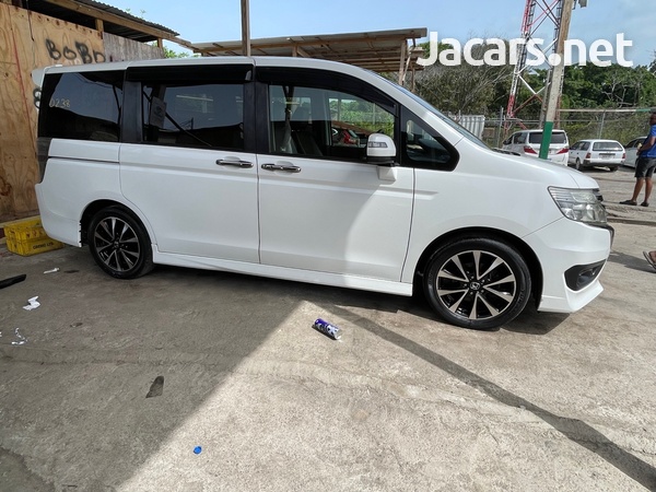 Honda Stepwgn Spada 2,0L 2013-2