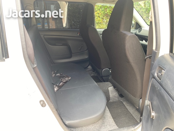Toyota Probox 1,3L 2017-7