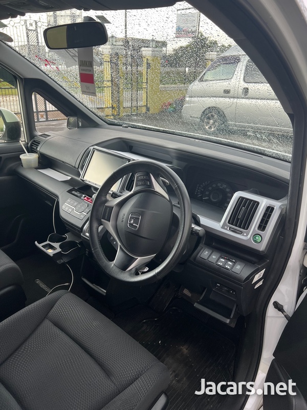2013 Honda Stepwagon Spada-12