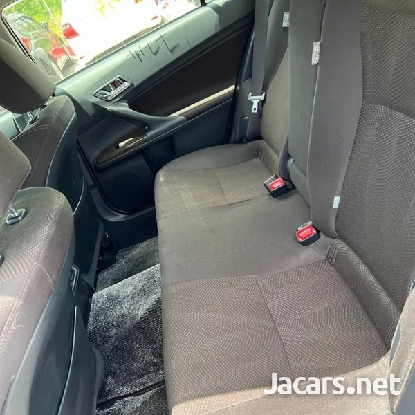Toyota Mark X 2,5L 2016-7