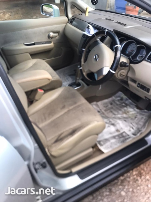 Nissan Tiida 1,5L 2012-7