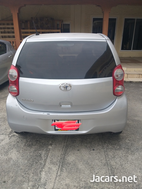 Toyota Passo 1,0L 2011-5