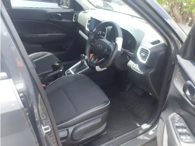 Hyundai Venue 2,5L 2023, Saint Catherine - 3