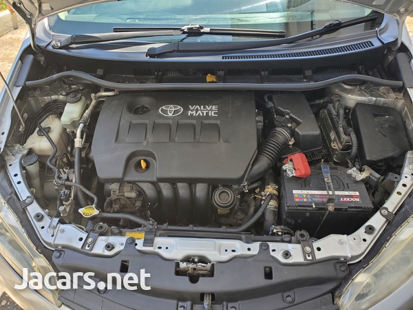 Toyota Wish 2,0L 2011-9