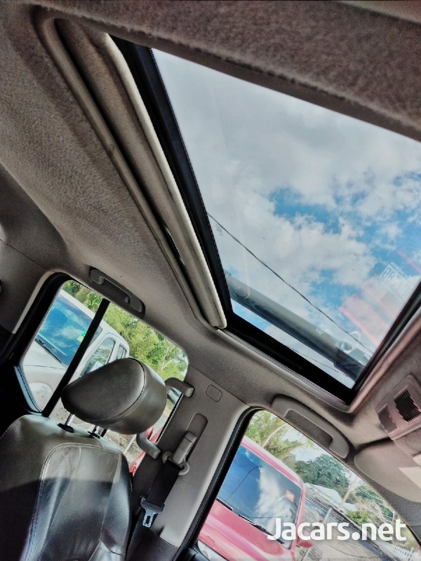 Nissan Navara 2,4L 2010-1