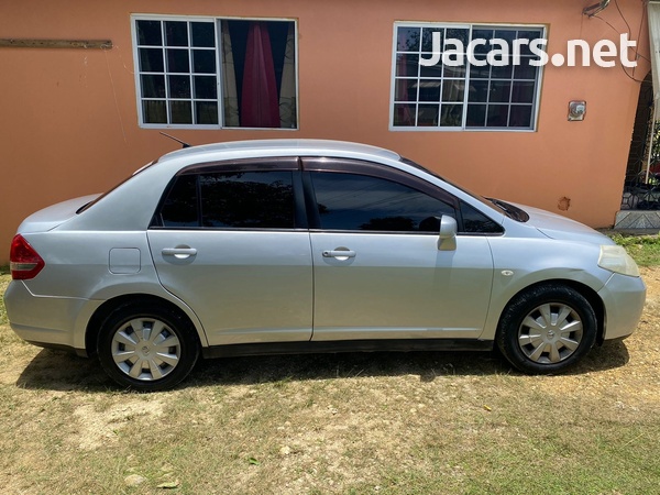 Nissan Tiida 1,6L 2010-3