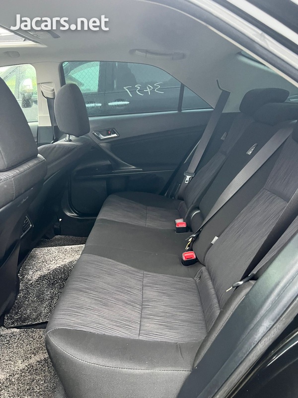 Toyota Mark X 2,5L 2013-6