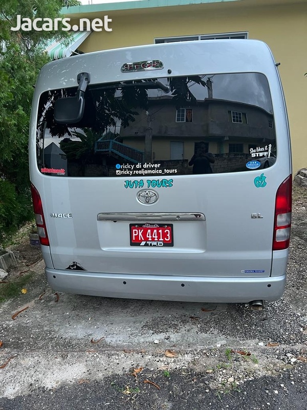 2013 Toyota Hiace-1