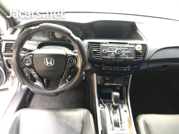 Honda Accord 2,0L 2017-4
