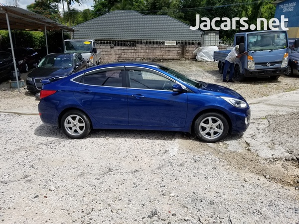 Hyundai Accent 1,3L 2016-8