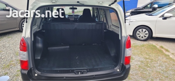 Toyota Probox 1,5L 2017-9
