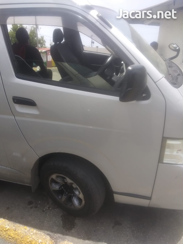 Toyota Hiace 3,0L 2012-1