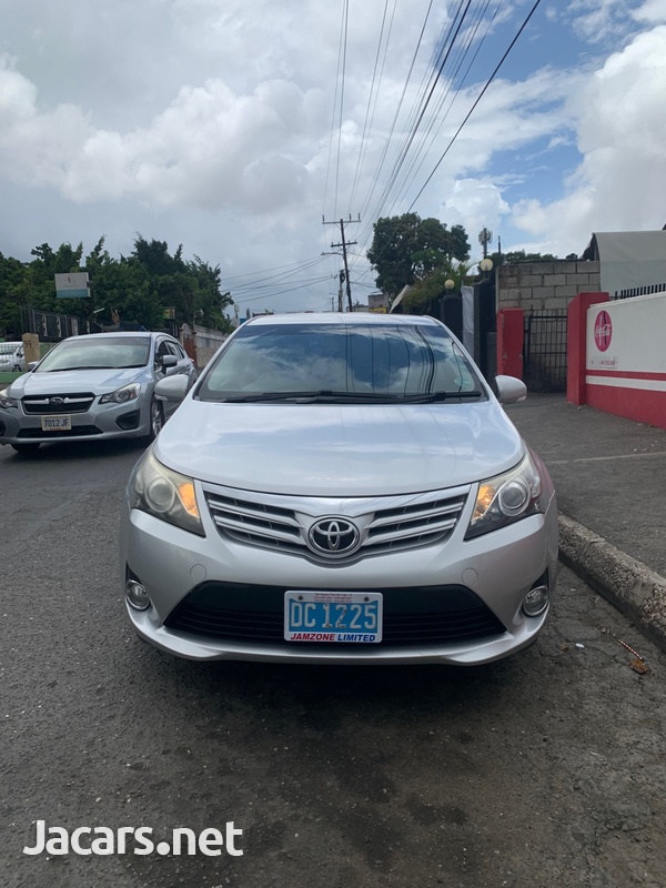 Toyota Avensis 2,2L 2013-6