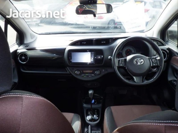 Toyota Vitz 1,3L 2017-9