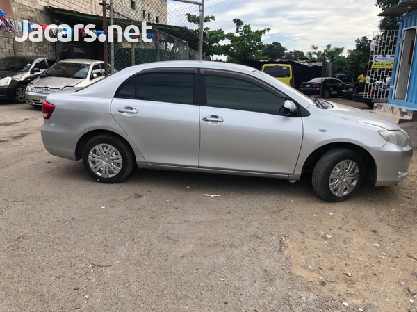 Toyota Axio 1,5L 2010-4