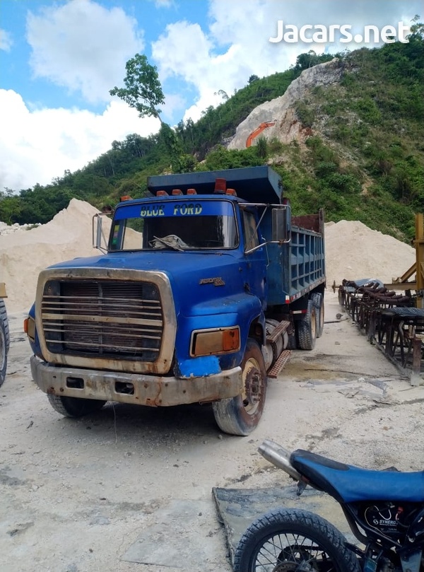 1995 Ford 9000-1