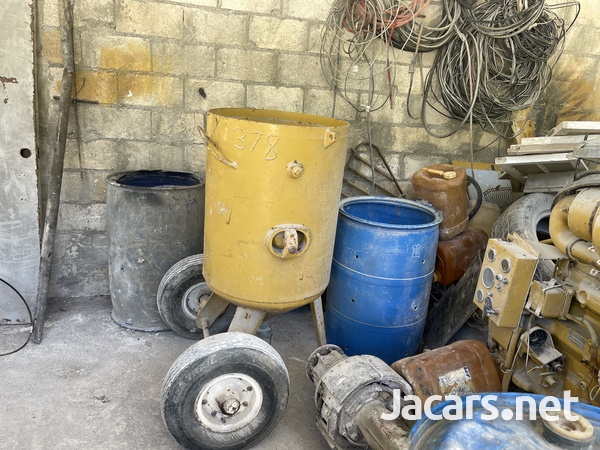 Compressor and sandblast pot-1