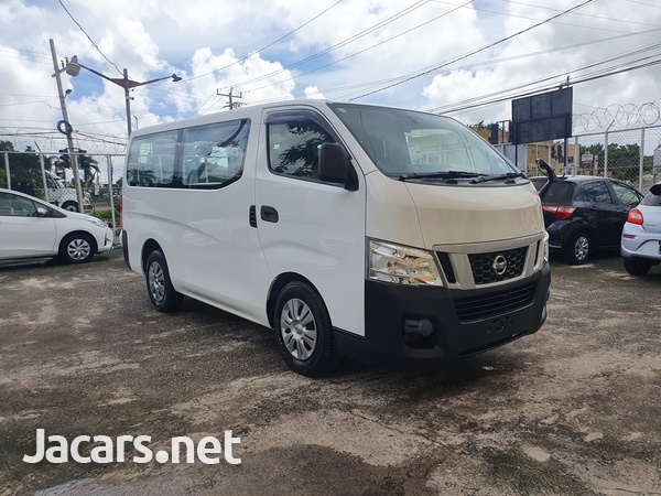 Nissan Caravan 2016-1
