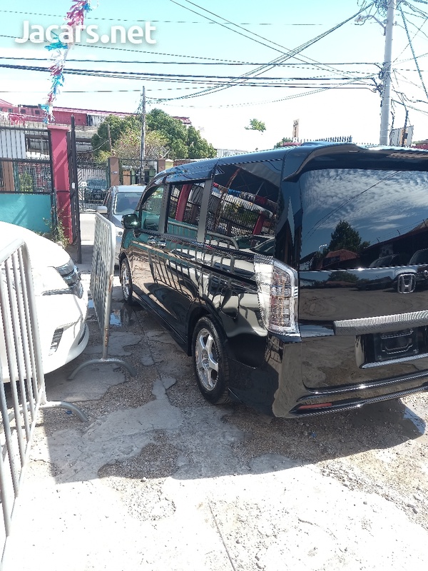 Toyota Voxy 2,0L 2012-10