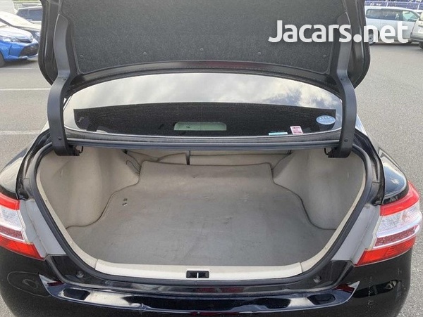 Toyota Premio 2,0L 2014-3