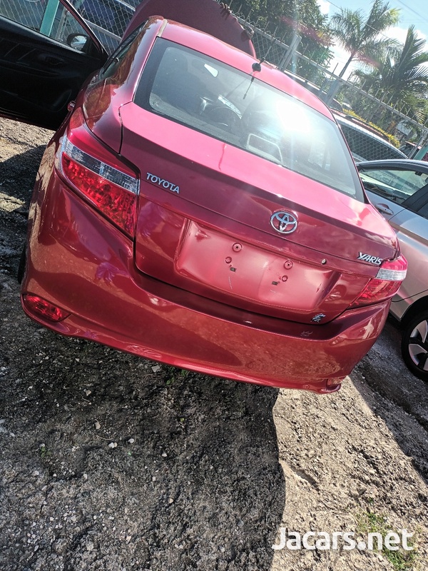 Toyota Yaris 1,5L 2015-4