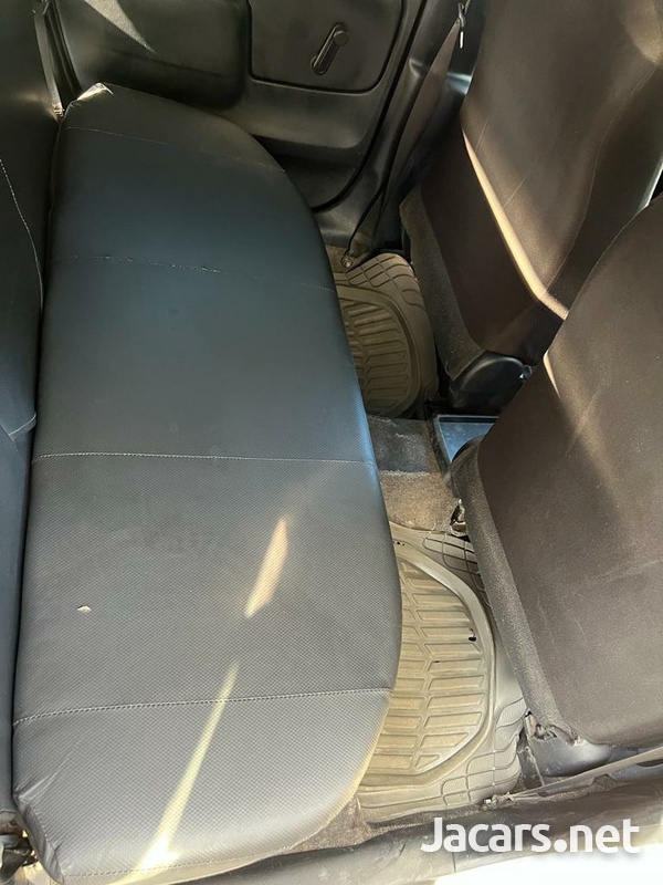 Toyota Probox 1,5L 2015-6