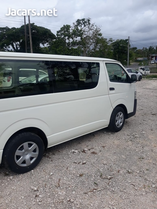 Toyota Hiace 2,5L 2016-5