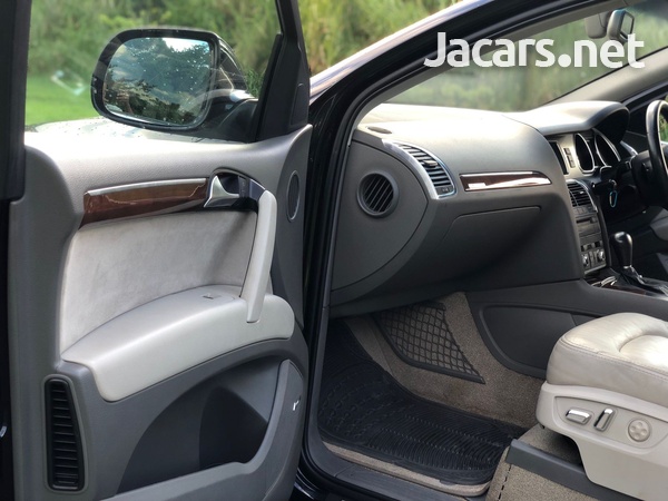 Audi Q7 3,0L 2011-10