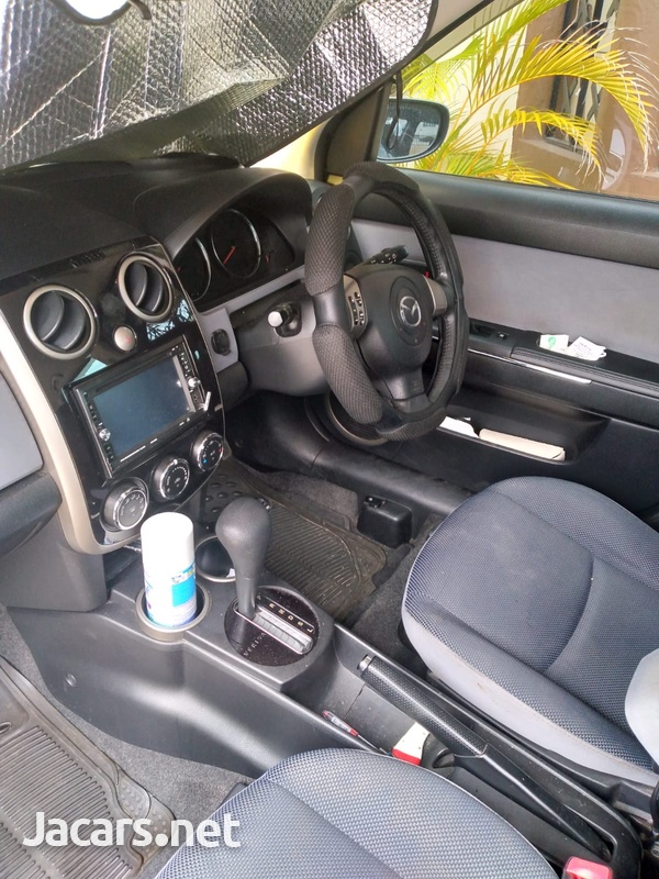 Mazda Verisa 1,4L 2012-6