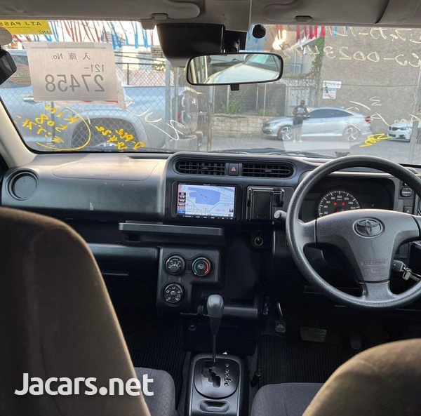 Toyota Probox 1,5L 2017-5