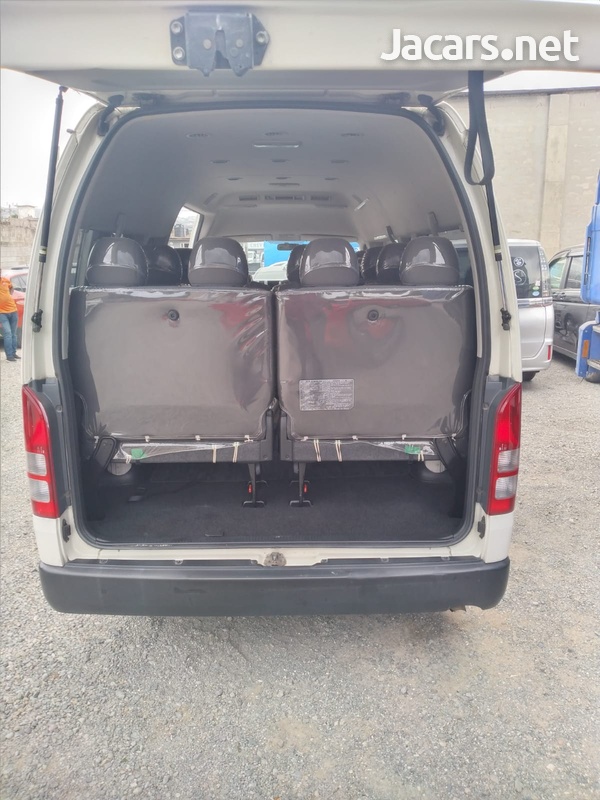 Toyota Hiace 3,0L 2013-12