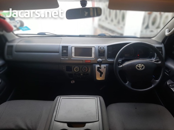 Toyota Hiace 2,5L 2012-4