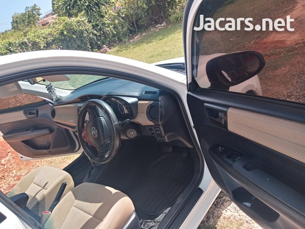 Toyota Axio 1,5L 2015-7