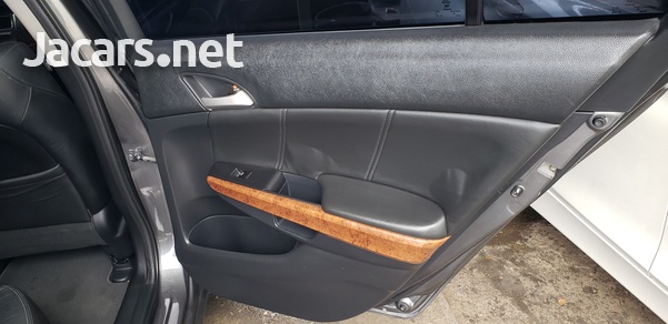 Honda Accord 3,5L 2012-8