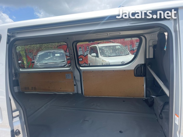 Toyota Hiace 2,5L 2016-7