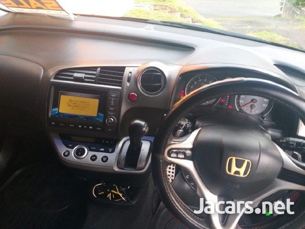 Honda Stream 2,0L 2013-2