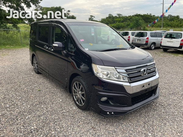 Honda Stepwgn Spada 2,0L 2013-2