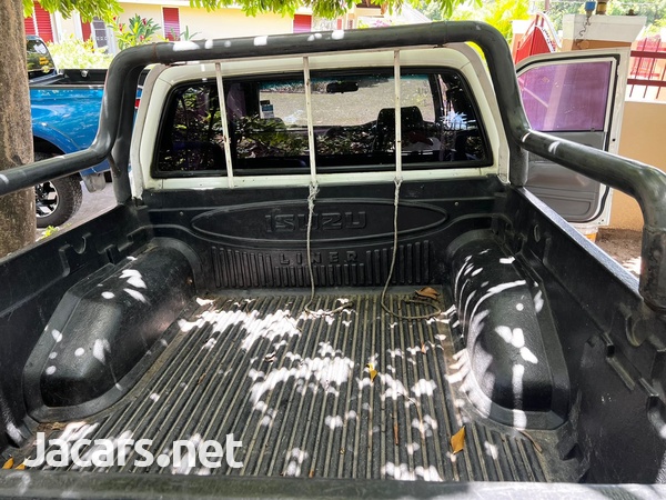Isuzu Pick-up 2,7L 2002-7