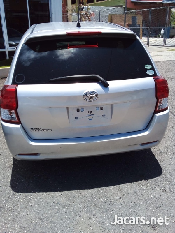 Toyota Fielder 1,5L 2013-4