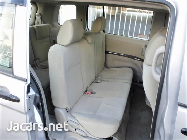 Toyota Isis 1,8L 2016-7