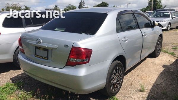 Toyota Axio 1,5L 2010-5