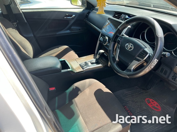 Toyota Mark X 2,5L 2015-7