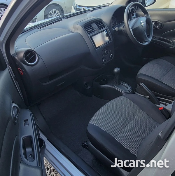 Nissan Latio 1,3L 2017-11