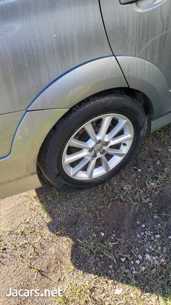 Toyota Wish 1,8L 2011-6